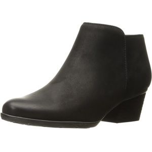Blondo Women's Villa Waterproof Ankle Bootie Black Suede Size 9.5